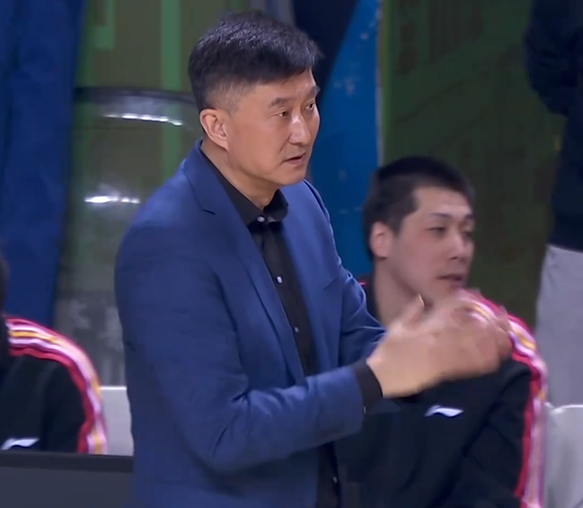元游棋牌-广东宏远今日早报！杜锋深夜发声，胡明轩触底反弹，麦考尔复出