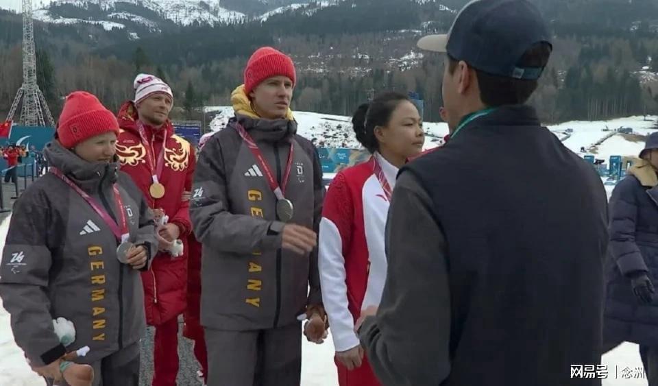 元游棋牌app下载-德国选手拒与中国选手合影！原因曝光 乌克兰国旗被没收愤怒抗议